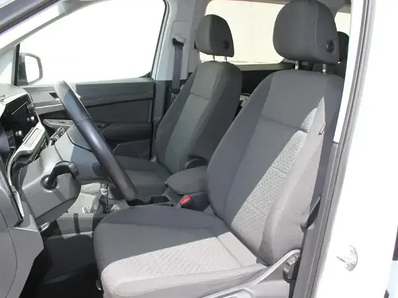 Gebraucht Ford Tourneo Titanium 114 PS (83 kW) 2023 Weiß Van / Kleinbus