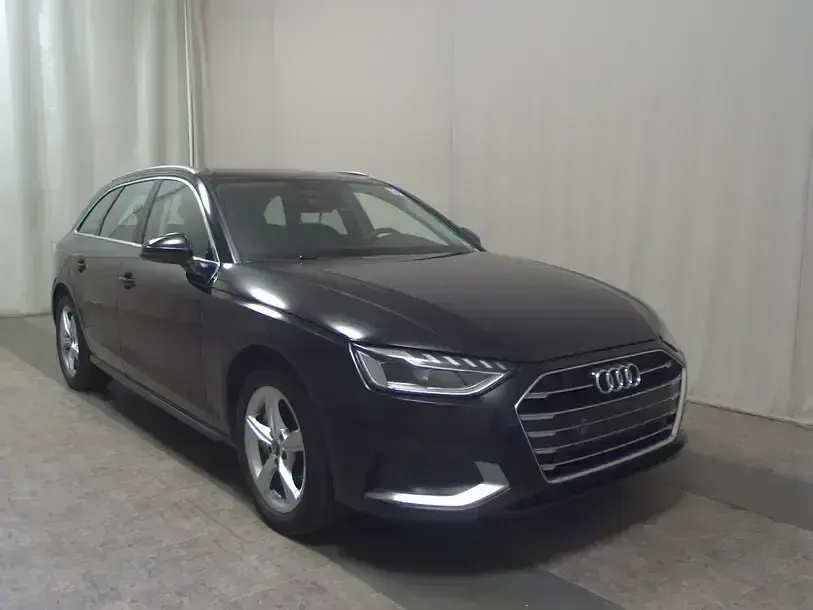 Gebraucht Audi A4 Advanced 204 PS (150 kW) 2022 Schwarz Kombi
