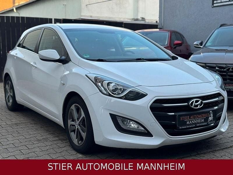 Weiß Gebraucht 2016 Hyundai i30 YES! Limousine | 7.350 € (Guter Preis) - Bild 1/4