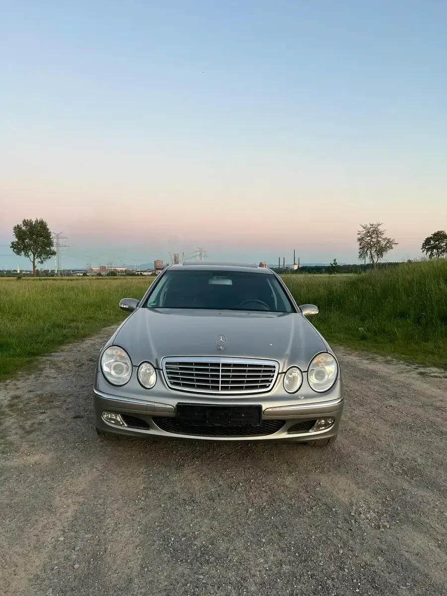 Gebraucht Mercedes E200 Elegance 163 PS (119 kW) 2004 Grau Limousine
