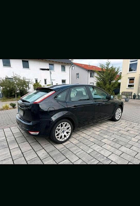 Gebraucht Ford Focus 116 PS (85 kW) 2009 Schwarz Limousine