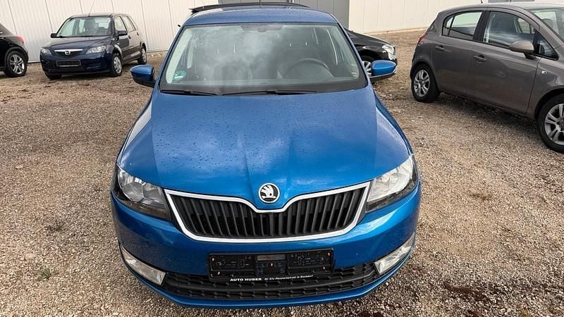 Gebraucht Skoda Rapid Joy 90 PS (66 kW) 2017 Raceblau metallic Kleinwagen