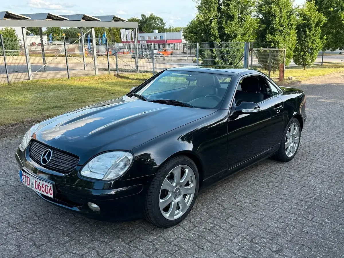 Gebraucht Mercedes SLK200 163 PS (119 kW) 2001 Schwarz Cabrio