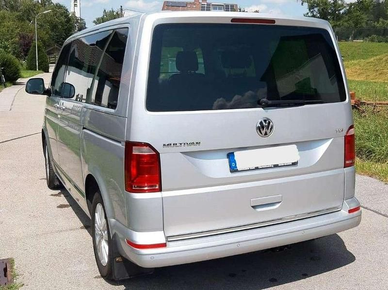 Gebraucht VW Transporter Highline 150 PS (110 kW) 2016 Silber Van