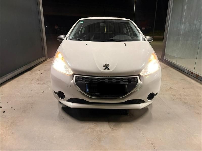 Second-hand Peugeot 208 75 CP (55 kW) 2013 Alb Hatchback