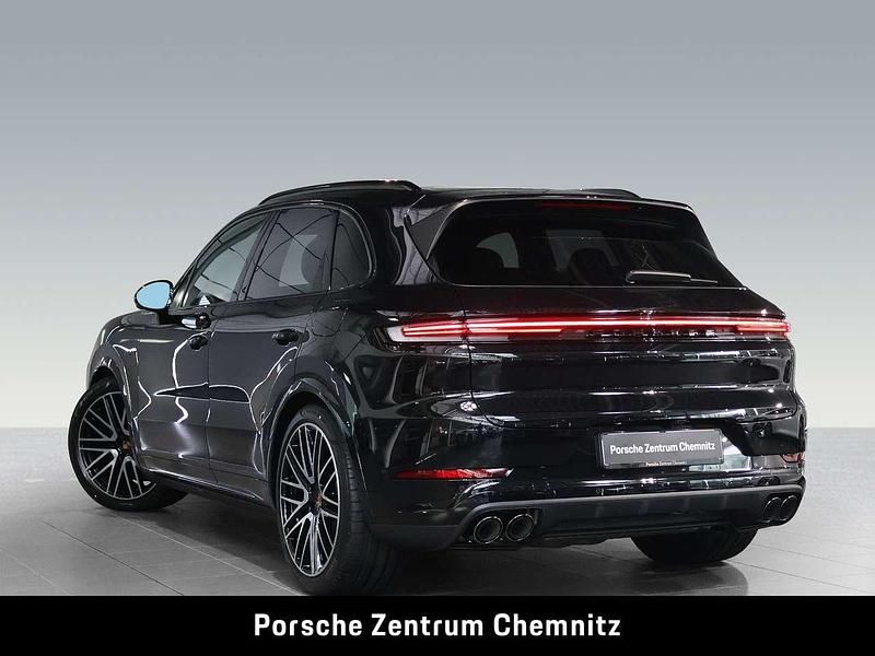 Second-hand Porsche Cayenne 470 CP (345 kW) 2026 Negru SUV