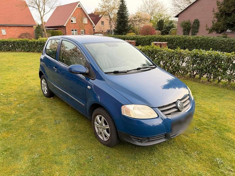 Gebraucht VW Fox 69 PS (50 kW) 2005 Blau Kleinwagen
