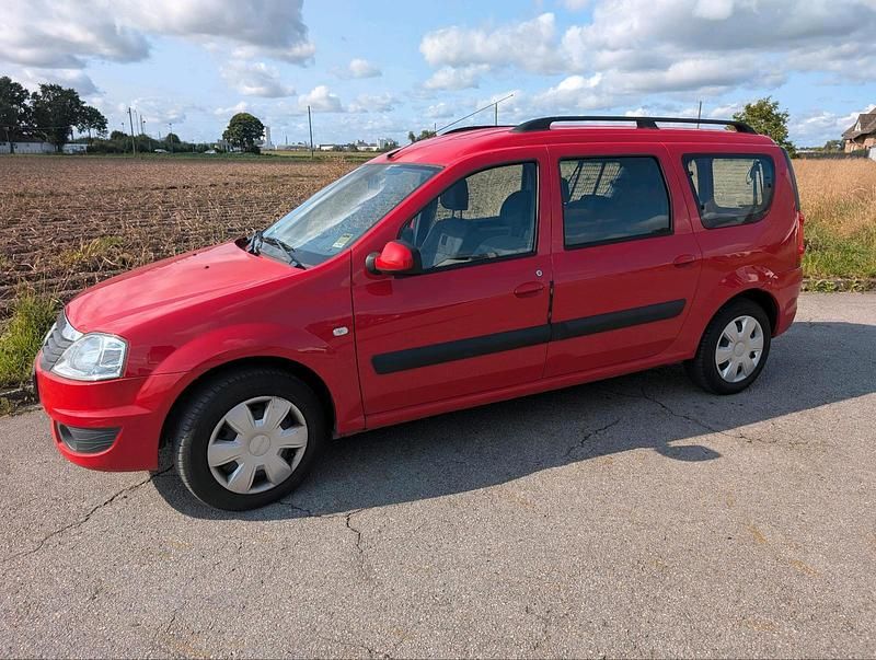 Rot Gebraucht 2009 Dacia Logan Lauréate Limousine | 6.666 € - Bild 1/4