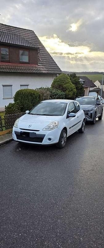 Gebraucht Renault Clio II Expression 75 PS (55 kW) 2011 Limousine