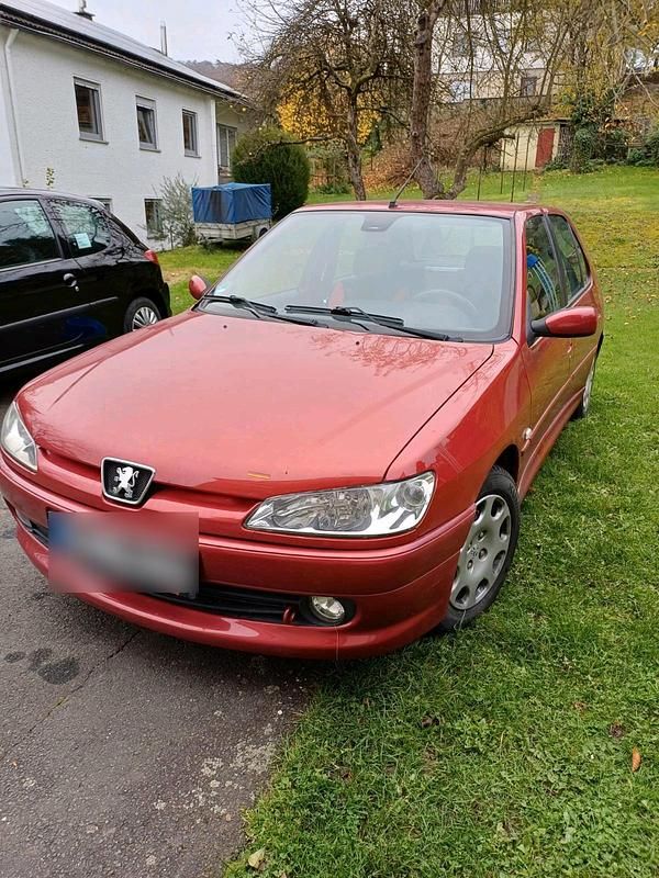 Rot Gebraucht 2000 Peugeot 306 Kleinwagen | 1.550 € (Guter Preis) - Bild 1/4