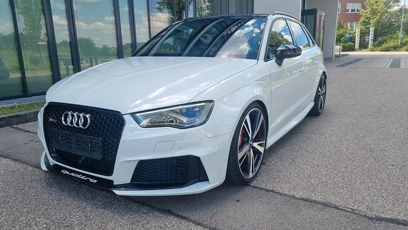 Gletscherweiss Gebraucht 2015 Audi RS3 Sportback Design Kleinwagen | 35.900 € (Fairer Preis) - Bild 1/4