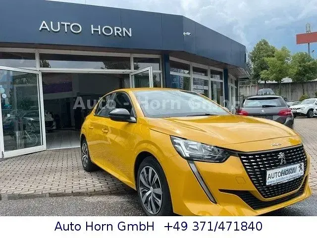 Gebraucht Peugeot 208 Active 102 PS (75 kW) 2023 Gelb Kleinwagen