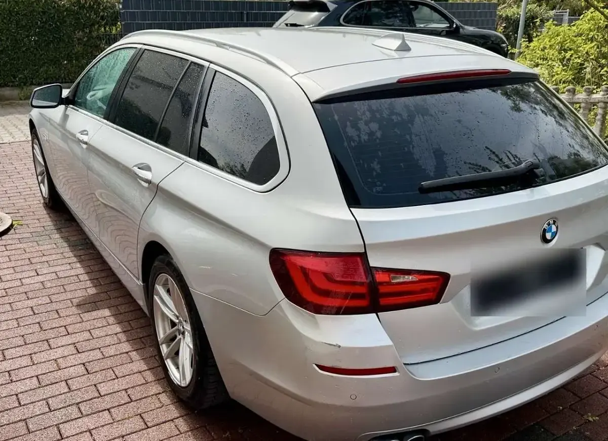 Gebraucht BMW 520 184 PS (135 kW) 2011 Silber Kombi