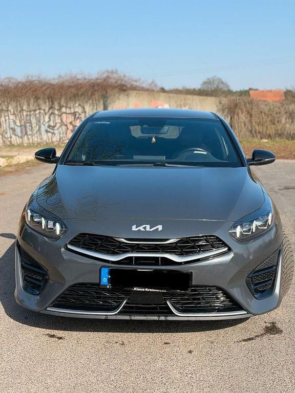 Gebraucht Kia ProCeed 160 PS (117 kW) 2022 Grau Kombi