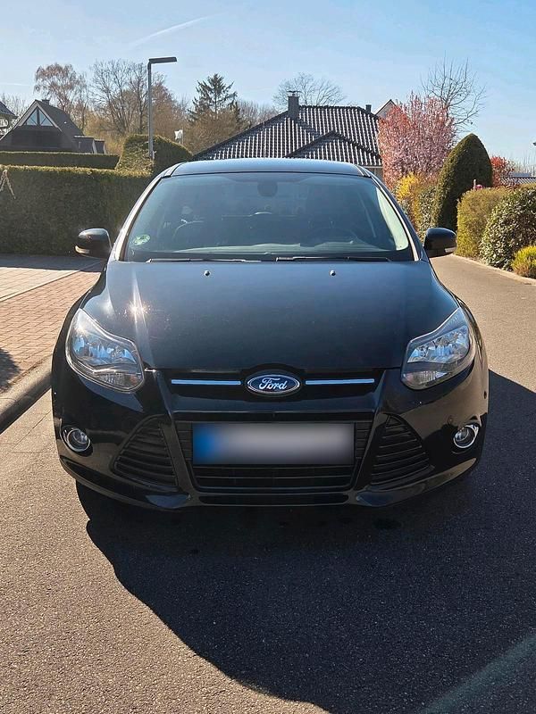 Second-hand Ford Focus 116 CP (85 kW) 2013 Negru Break