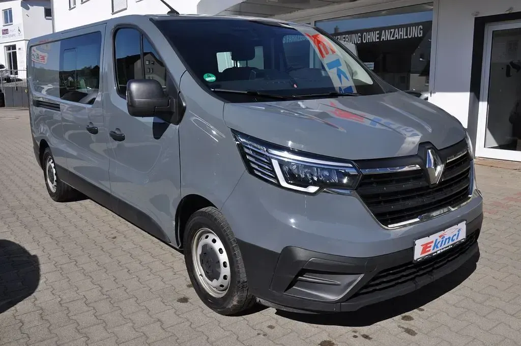 Usata Renault Trafic 129 CV (94 kW) 2023 Grigio Monovolume