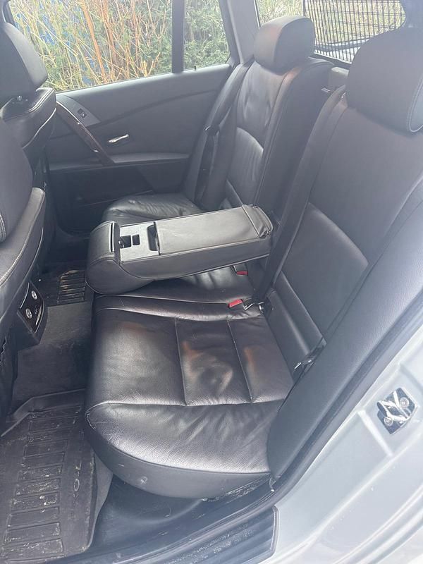 Gebraucht BMW 523 177 PS (130 kW) 2007 Silber Kombi