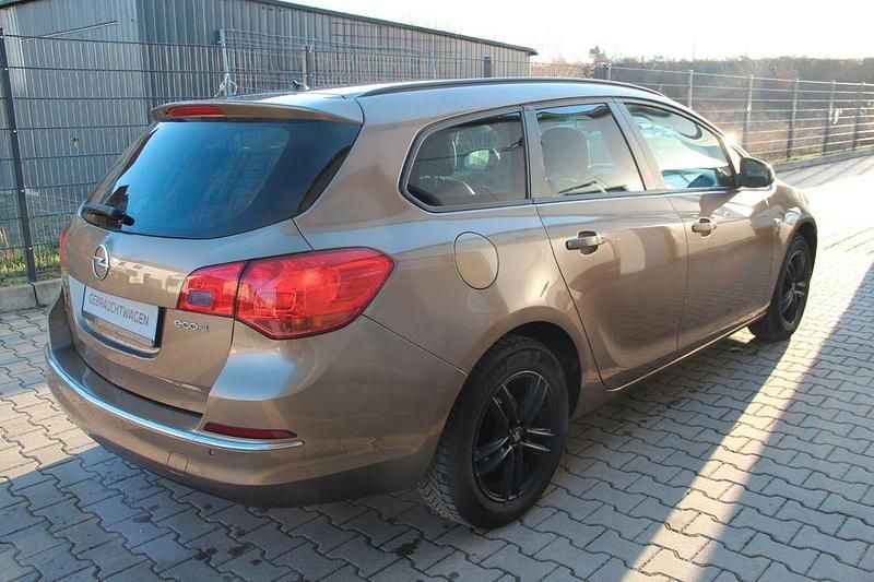 Gebraucht Opel Astra 120 PS (88 kW) 2012 Braun Kombi