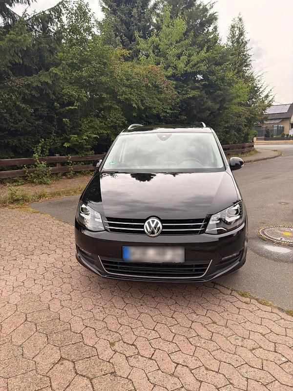 Gebraucht VW Sharan 150 PS (110 kW) 2021 Schwarz Van / Kleinbus