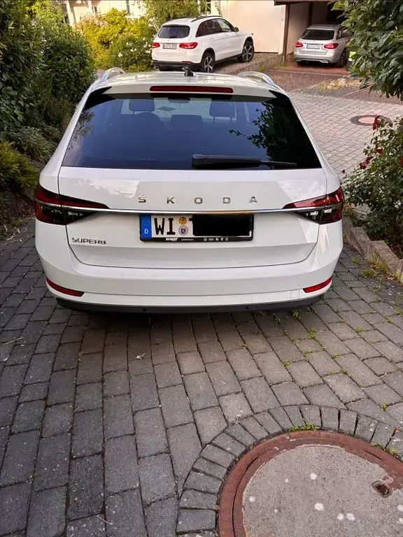 Gebraucht Skoda Superb Style 150 PS (110 kW) 2024 Weiß Kombi