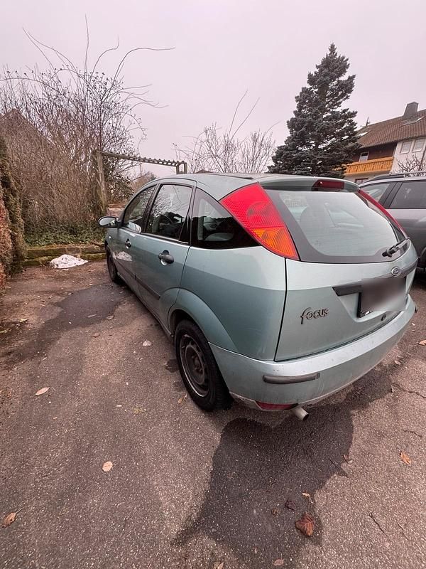 Gebraucht Ford Focus 101 PS (74 kW) 2000 Blau Limousine