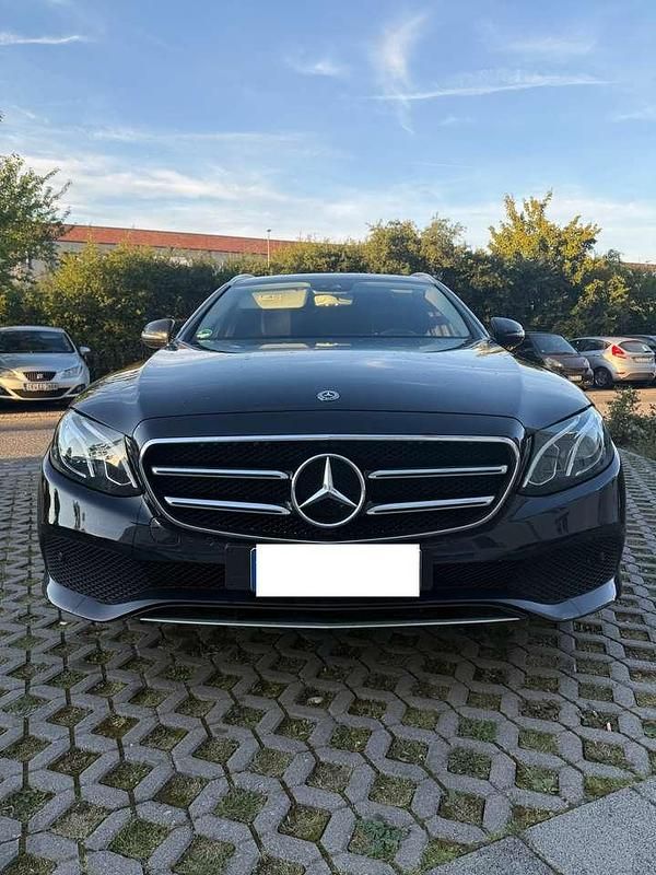 Schwarz Gebraucht 2019 Mercedes E220 Kombi | 27.500 € (Guter Preis) - Bild 1/4