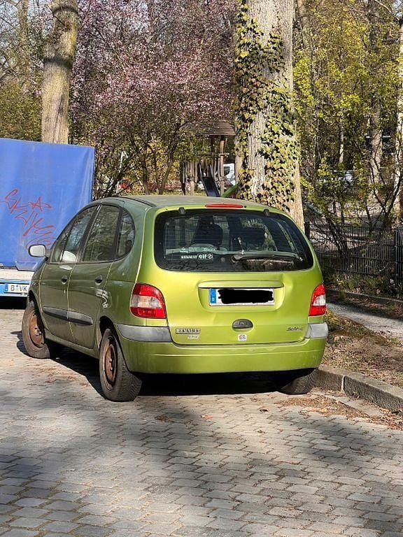 Gebraucht Renault Scénic 107 PS (78 kW) 2000 Grün Van / Kleinbus