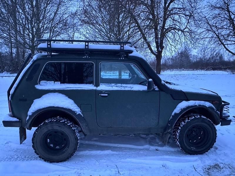 Gebraucht Lada niva 83 PS (61 kW) 2010 Grün SUV