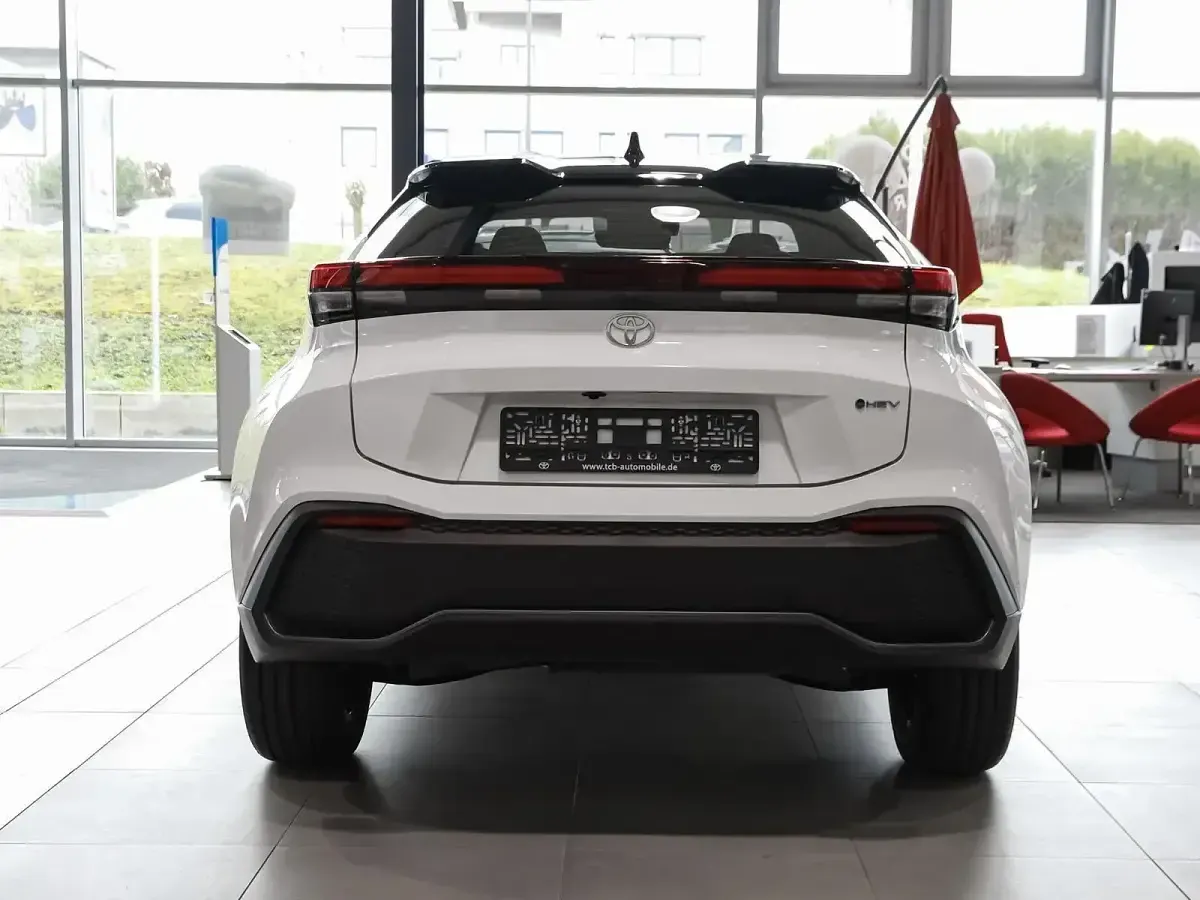 Gebraucht Toyota C-HR 140 PS (102 kW) 2025 Weiß SUV