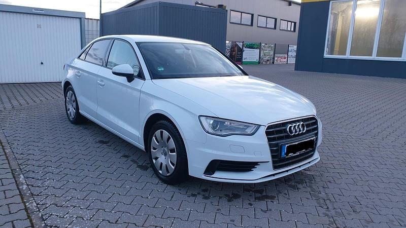 Gebraucht Audi A3 110 PS (80 kW) 2015 Weiß Limousine