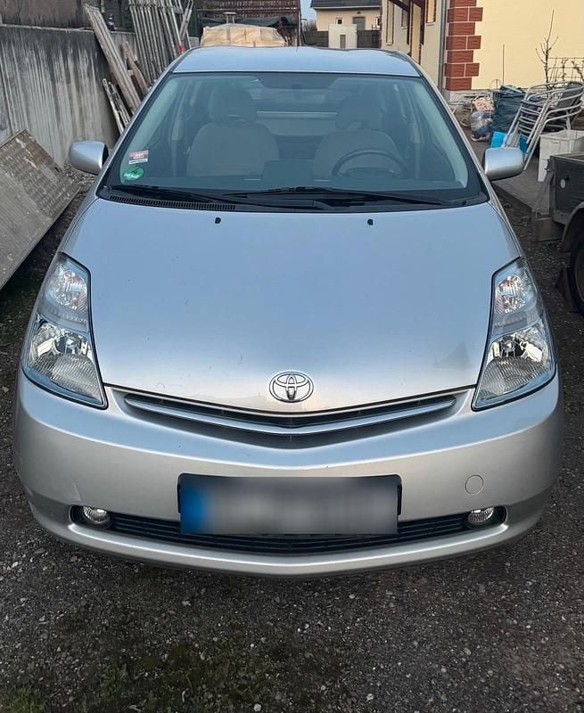 Gebraucht Toyota Prius 77 PS (56 kW) 2006 Silber Kleinwagen