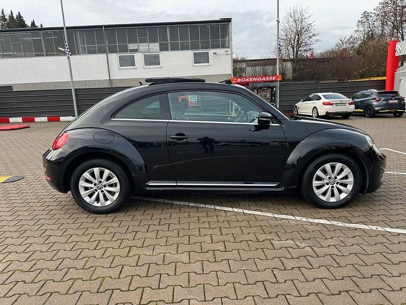Gebraucht VW Beetle Design 105 PS (77 kW) 2013 Schwarz Kleinwagen