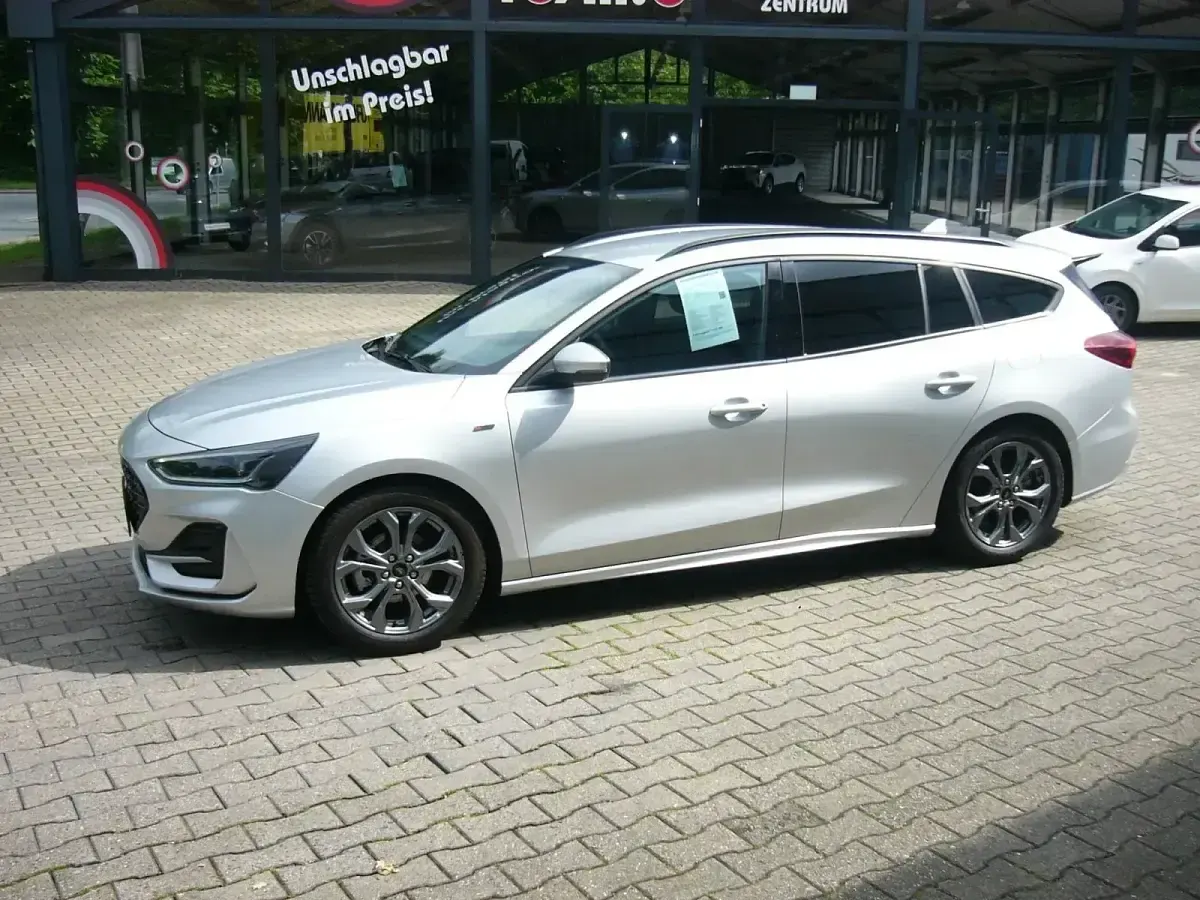 Gebraucht Ford Focus ST-Line X 155 PS (114 kW) 2024 Silber Kombi