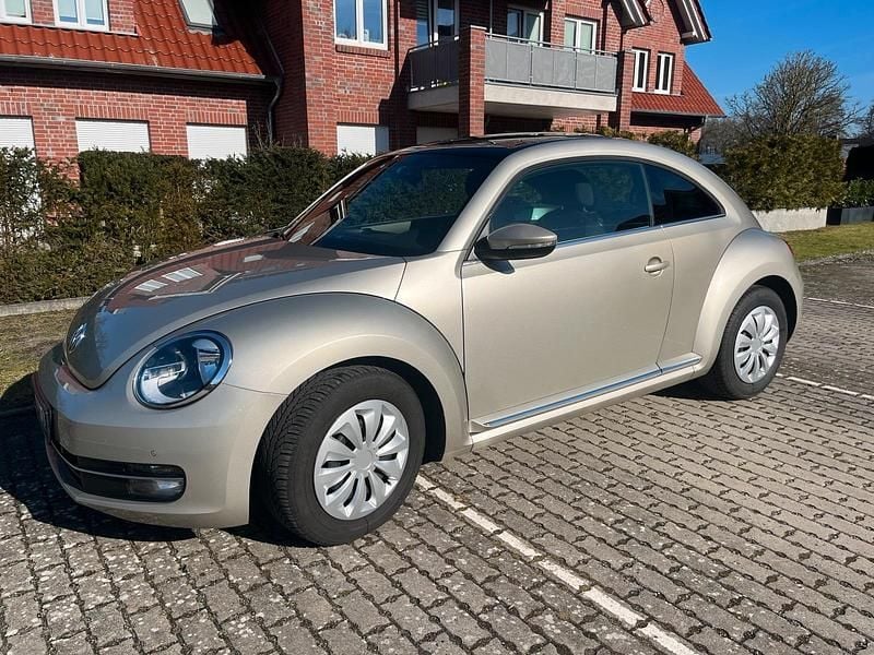 Gebraucht VW Beetle Design 105 PS (77 kW) 2015 Silber Kleinwagen