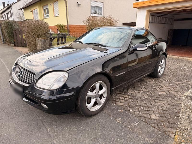 Second-hand Mercedes SLK200 163 CP (119 kW) 2004 Negru Cabrio