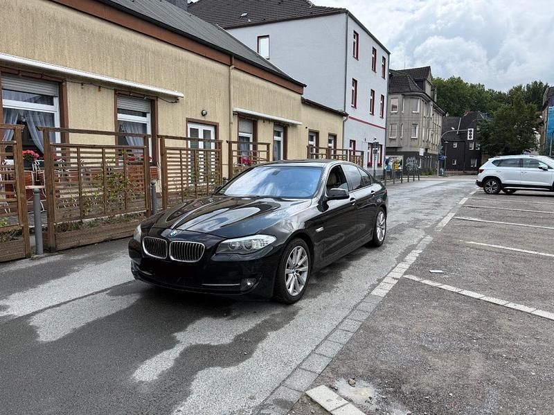 Schwarz Gebraucht 2011 BMW 528 Limousine | 9.950 € (Fairer Preis) - Bild 1/4