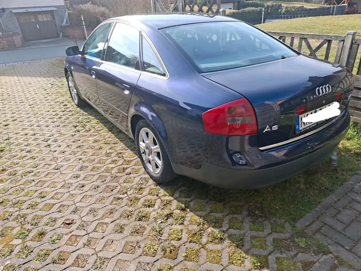 Używany Audi A6 163 KM (119 kW) 1997 Niebieski Sedan/Limuzyna