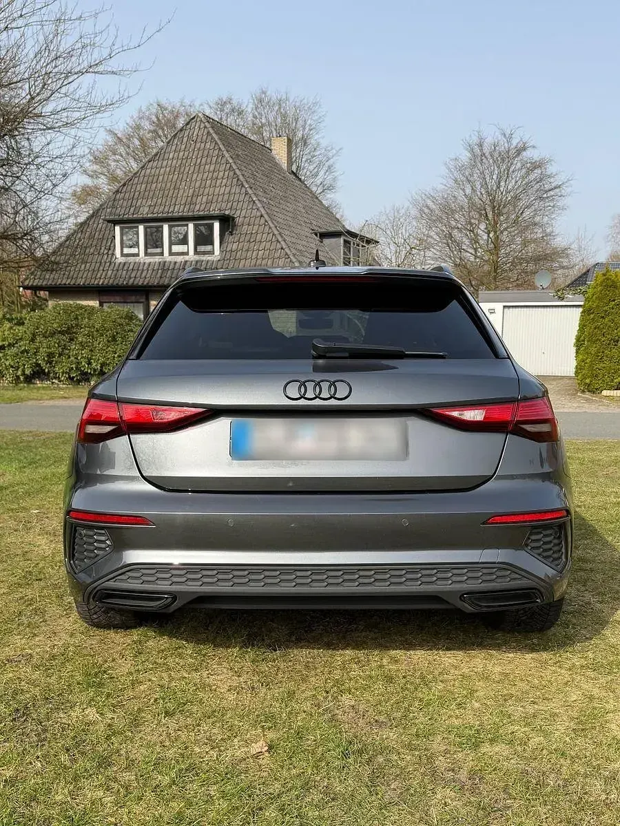 Gebraucht Audi A3 S-Line 116 PS (85 kW) 2023 Grau Limousine