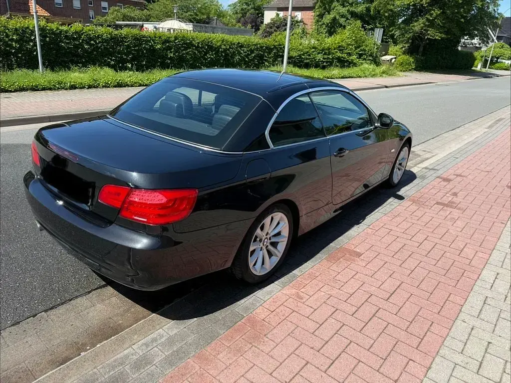 Gebraucht BMW 318 Cabriolet 143 PS (105 kW) 2010 Schwarz Cabrio