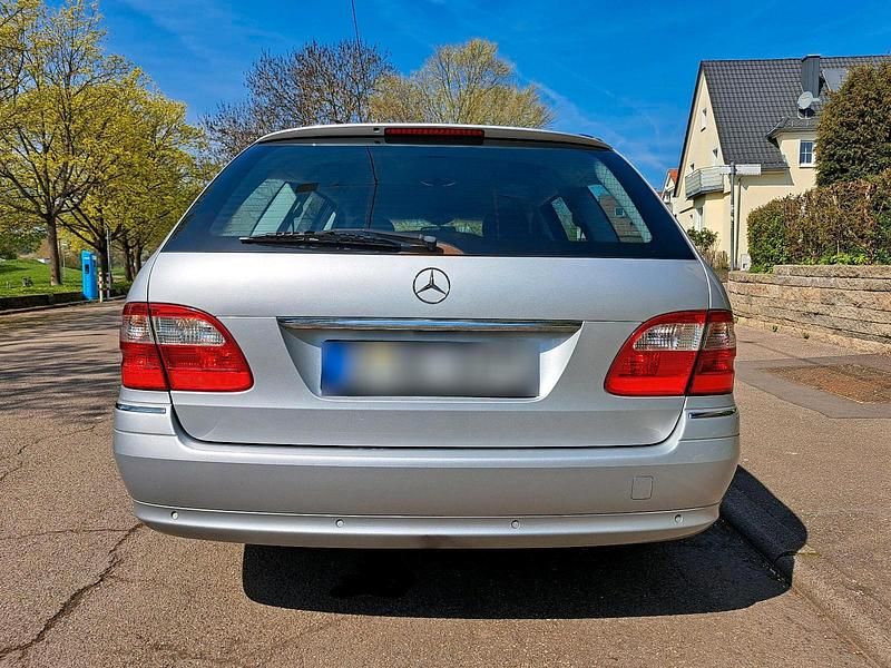 Second-hand Mercedes E200 163 CP (119 kW) 2005 Argintiu Break