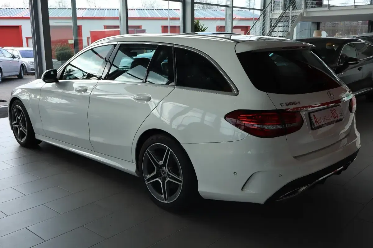 Gebraucht Mercedes C300 AMG line 245 PS (180 kW) 2019 Weiß Kombi