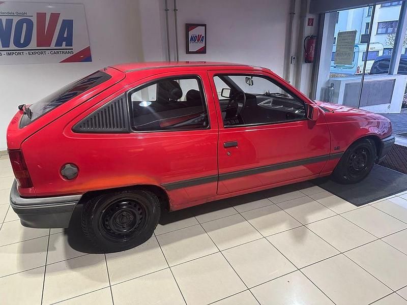 Gebraucht Opel Kadett 75 PS (55 kW) 1990 Rot Limousine