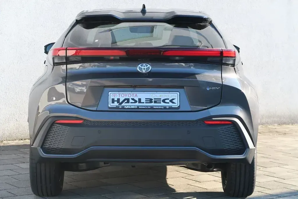 Neu Toyota C-HR 140 PS (102 kW) 2026 Silber SUV