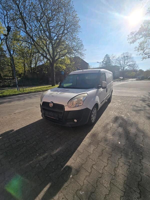 Weiß Gebraucht 2013 Fiat Doblò Van / Kleinbus | 4.450 € - Bild 1/4