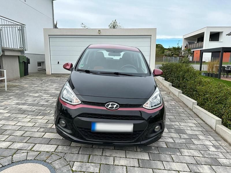 Gebraucht Hyundai i10 67 PS (49 kW) 2017 Schwarz Kleinwagen