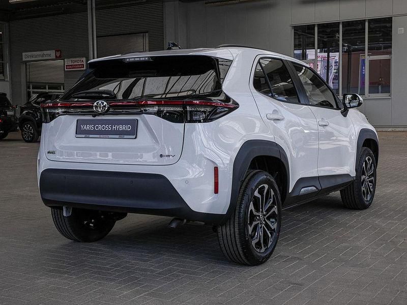 Gebraucht Toyota Yaris Cross 131 PS (96 kW) 2025 Weiß SUV