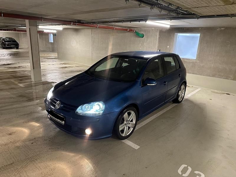 Gebraucht VW Golf V 140 PS (102 kW) 2007 Blau Limousine