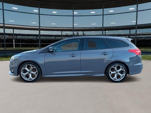 Gebraucht Ford Focus ST 185 PS (136 kW) 2018 Grau Kombi