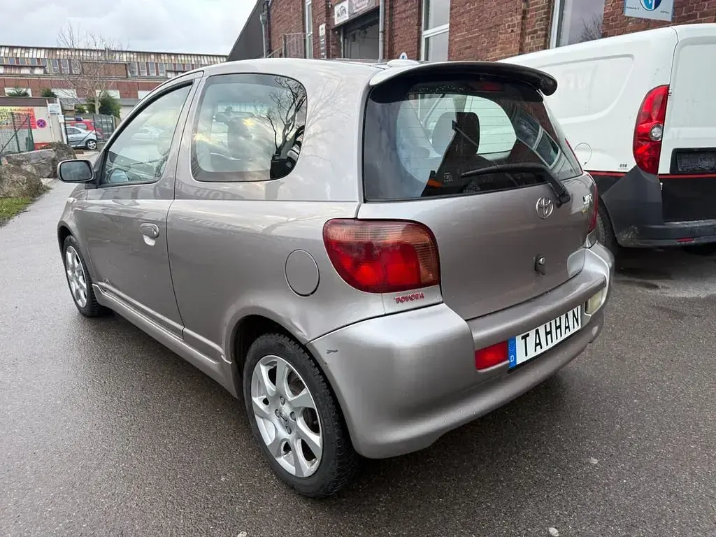 Gebraucht Toyota Yaris 106 PS (77 kW) 2003 Grau Limousine