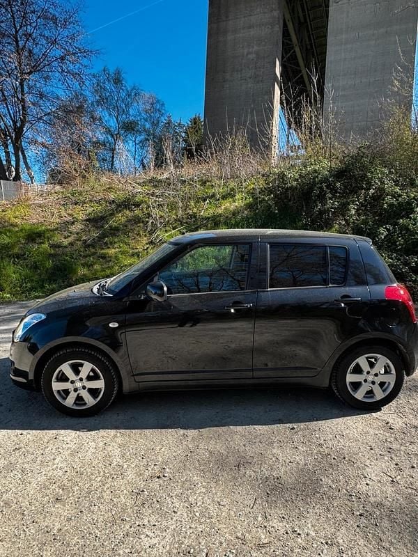 Gebraucht Suzuki Swift 92 PS (67 kW) 2009 Schwarz Kleinwagen